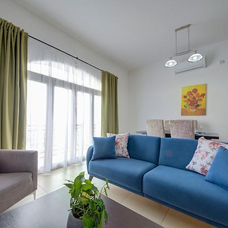 St Julians 2 Bedroom Apartment With Commanding Seaviews By Shortletsmalta Saint Julian's Eksteriør bilde