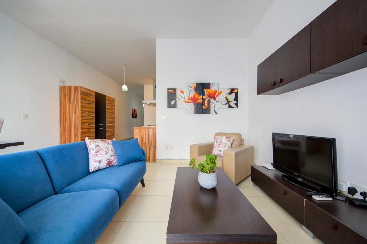St Julians 2 Bedroom Apartment With Commanding Seaviews By Shortletsmalta Saint Julian's Eksteriør bilde