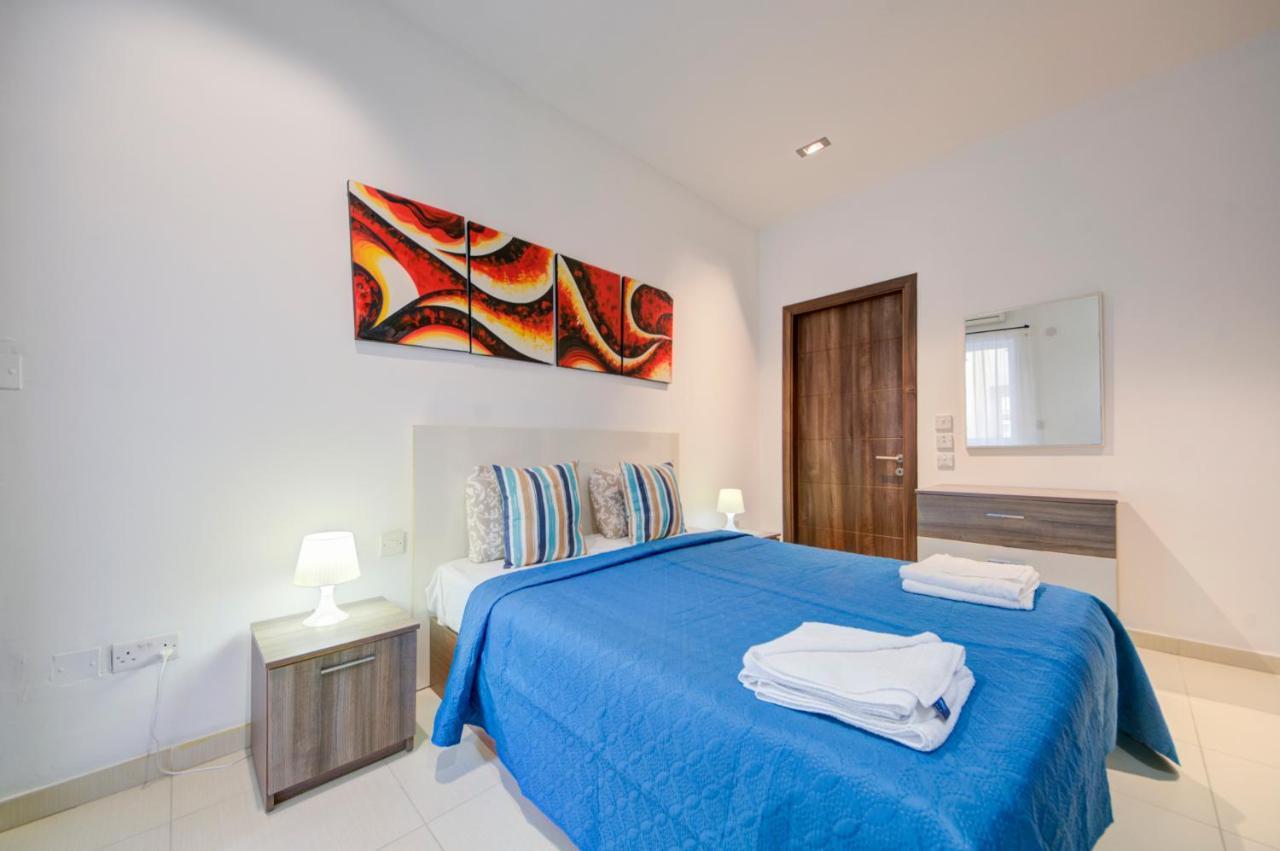 St Julians 2 Bedroom Apartment With Commanding Seaviews By Shortletsmalta Saint Julian's Eksteriør bilde