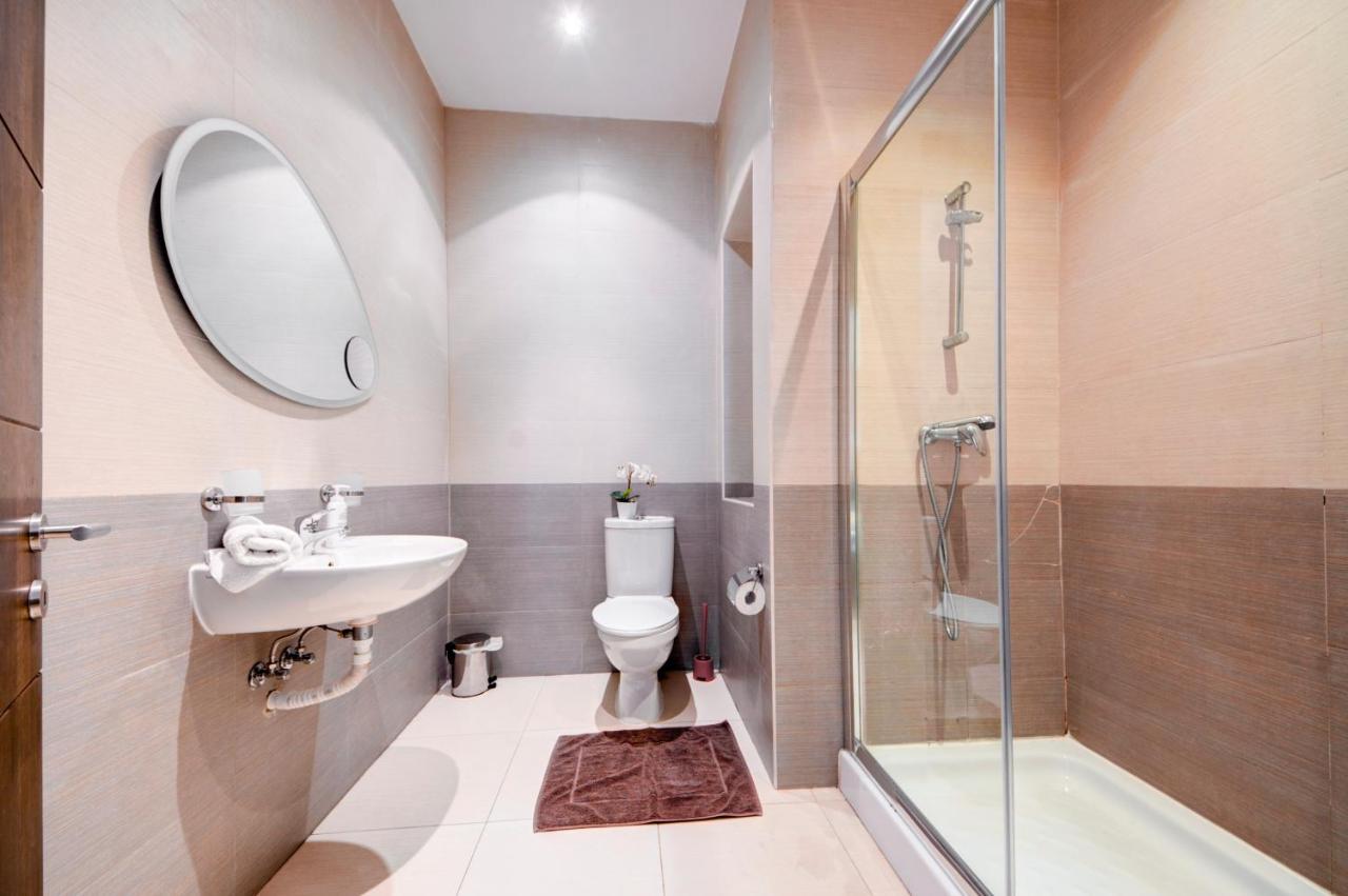 St Julians 2 Bedroom Apartment With Commanding Seaviews By Shortletsmalta Saint Julian's Eksteriør bilde